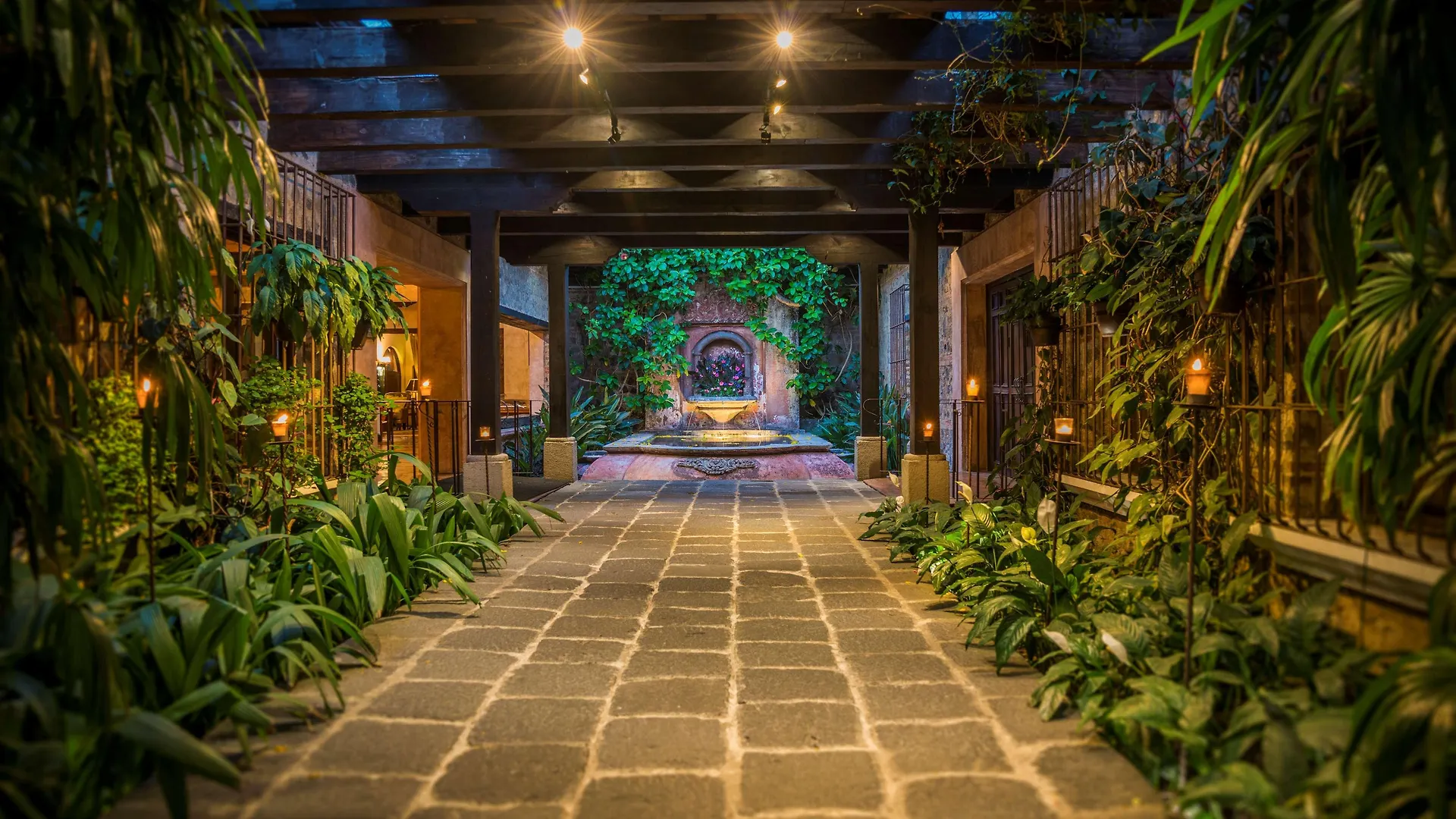 Porta Hotel Antigua