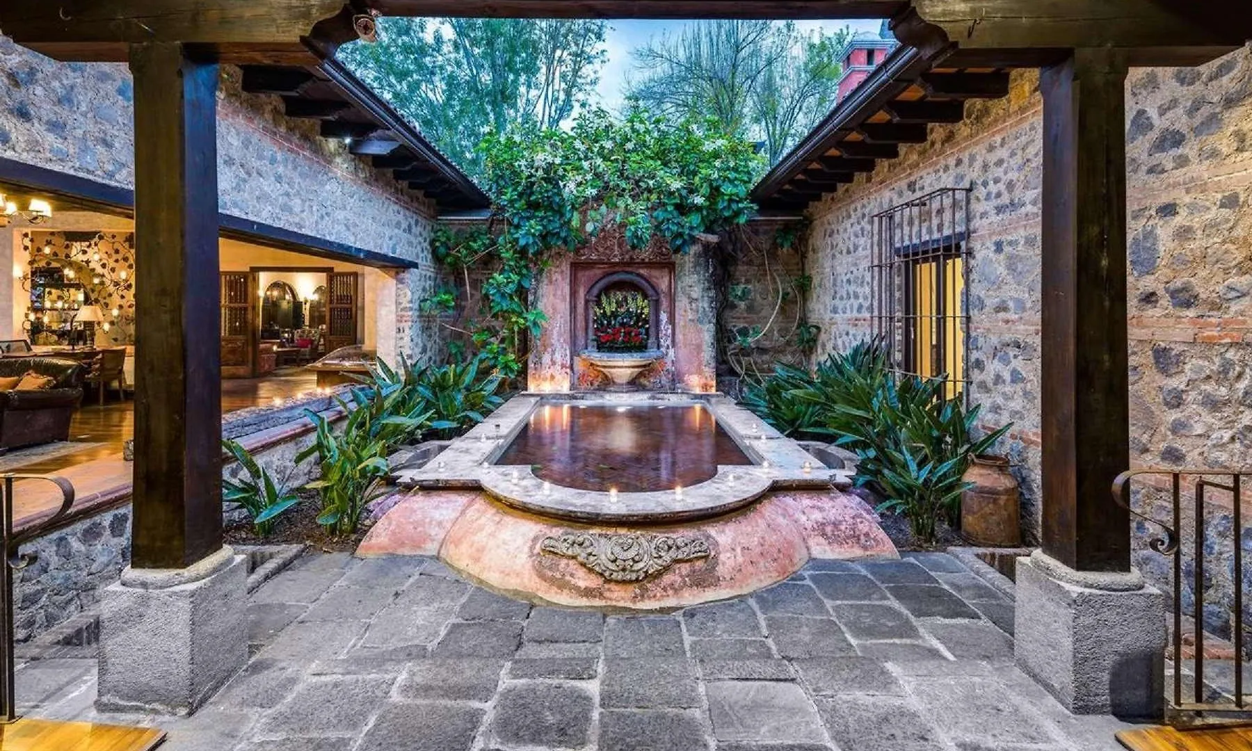 Porta Hotel Antigua